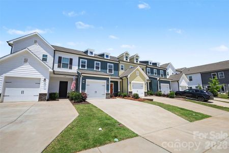 New construction Townhouse house 334 Drawbar Dr, Clover, SC 29710 - image
