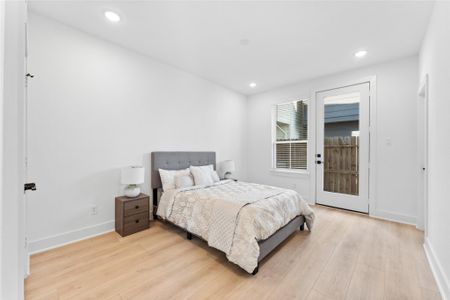 New construction Single-Family house 3105 Jensen Dr, Unit C, Houston, TX 77026 - image 8