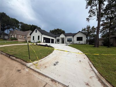 New construction Single-Family house 339 W Shore Ln, Montgomery, TX 77356 - image