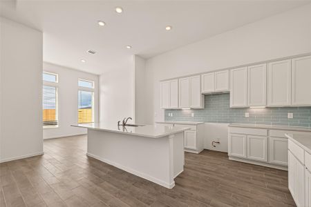 New construction Single-Family house 2510 Shallow Lake Ln, Iowa Colony, TX 77583 - image 9