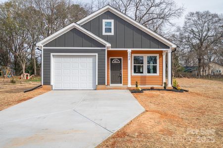 New construction Single-Family house 608 N Mountain St, Cherryville, NC 28021 - image