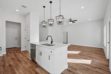 New construction Single-Family house 2804 Blackbird Ct, Crestview, FL 32563 plan Sierra - image 8