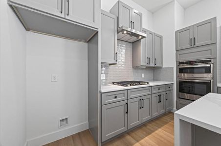 New construction Single-Family house 1103 Wilson St, Houston, TX 77019 - image 9