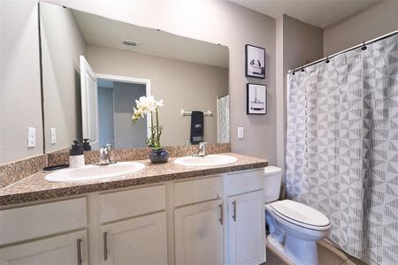 New construction Single-Family house 10826 Trailing Vine Dr, Tampa, FL 33610 null- photo 47 47
