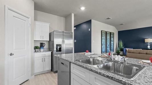 New construction Single-Family house 1720 Leevon Ln, Fort Worth, TX 76140 plan Huntsville - image