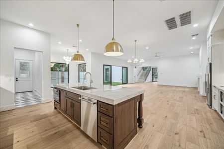 New construction Single-Family house 4547 Shetland Ln, Houston, TX 77027 - image 9