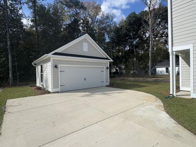 New construction Single-Family house 108 Gray Pine Lane, Summerville, SC 29483 - photo 34 34