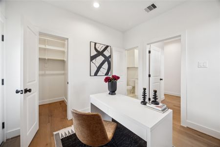 New construction Single-Family house 2814 Mills St, Houston, TX 77026 - image 7