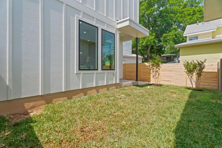 New construction Single-Family house 52 Robert T Martinez Jr St, Austin, TX 78702 null- photo 0