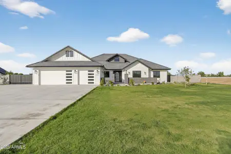 New construction Single-Family house 22226 E Misty Ct, Queen Creek, AZ 85142 - image