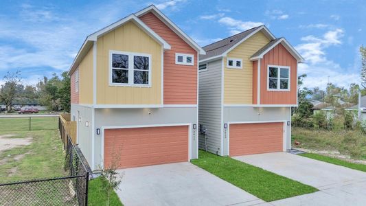 New construction Single-Family house 2411 Chew St, Houston, TX 77020 - image