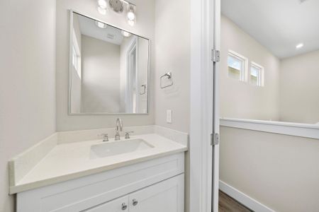 New construction Single-Family house 9 Wellford St, Unit A, Houston, TX 77022 - image 8