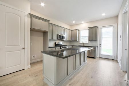 New construction Single-Family house 2517 S Houston Ave, Pearland, TX 77581 plan Allen-A - image 6