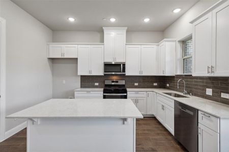 New construction Townhouse house 548 Hutchinson Ln, Lewisville, TX 75077 Baine- photo 0