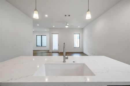 New construction Single-Family house 3520 Harvest Dance Dr, Houston, TX 77008 - image 4