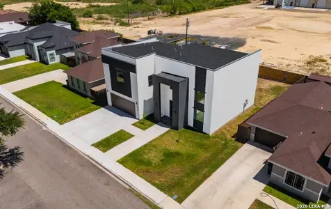 New construction Single-Family house 2626 Las Cimas Dr, Harlingen, TX 78852 - image