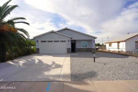 New construction Single-Family house 122 S 5Th St, Avondale, AZ 85323 null- photo 0