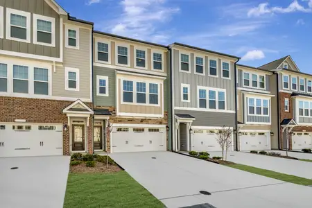 New construction Townhouse house 10030 Secluded Garden Dr, Apex, NC 27523 plan Hyde Park - image