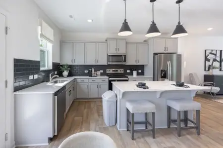 New construction Single-Family house 2007 Parkvale Pl, Charlotte, NC 28208 plan Lucas TH - image