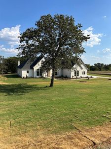 New construction Single-Family house 1009 Old Oaks Ct, Weatherford, TX 76087 - image