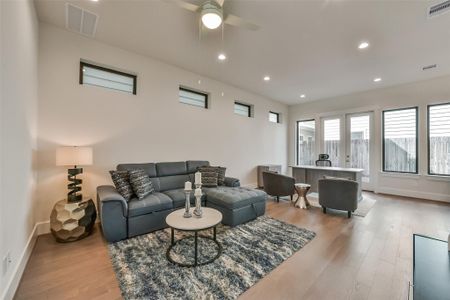 New construction Single-Family house 3516 Harvest Dance Dr, Houston, TX 77008 - image 15