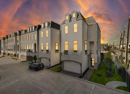 New construction Single-Family house 11118 Savannah Woods Lane, Houston, TX 77043 - photo 0