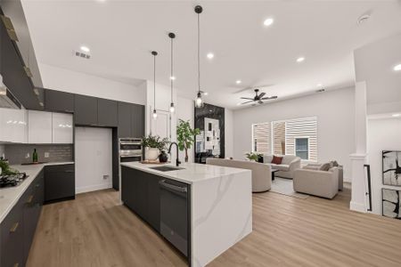 New construction Single-Family house 1105 Wilson St, Houston, TX 77019 - image 14