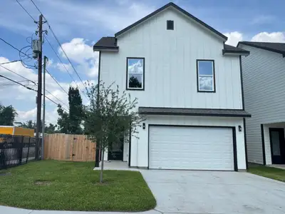 New construction Single-Family house 1310 Duff Ln, Houston, TX 77022 - image