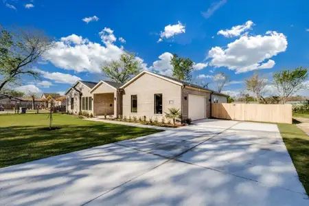 New construction Single-Family house 1507 Elk Creek Rd, Dallas, TX 75253 - image