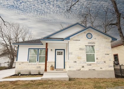 New construction Single-Family house 1531 W Ridgewood Ct, San Antonio, TX 78201 null- photo 0 0