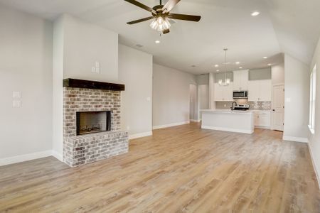 New construction Single-Family house 2465 W Lambert Rd, Weatherford, TX 76088 plan The Brazos - image 19
