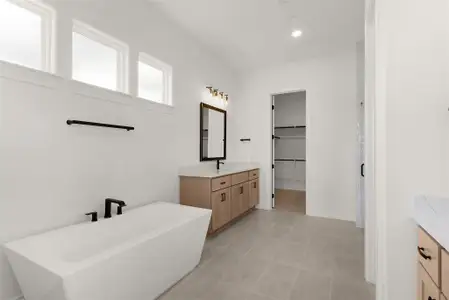 New construction Single-Family house 121 La Ventana Dr, Liberty Hill, TX 78642 plan Riviera - image 5