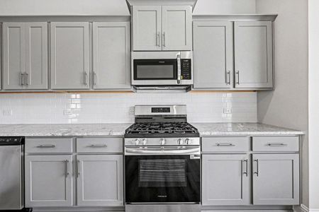 New construction Single-Family house 14 Keystone Ct, Angleton, TX 77515 - image