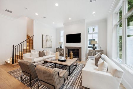 New construction Single-Family house 27 Wentworth Place Ln, Houston, TX 77027 plan Hampton Court - image 16