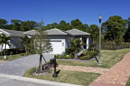 New construction Single-Family house 168 Se Strada Cervaro, Port St. Lucie, FL 34952 - image
