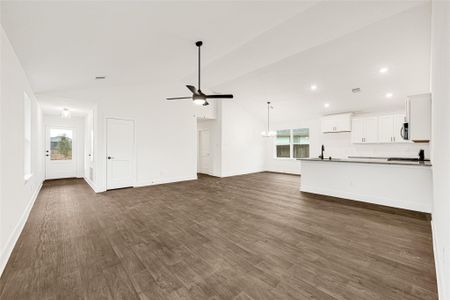 New construction Single-Family house 9352 Hard Rock Rd, Conroe, TX 77303 plan Darlington II - image 10
