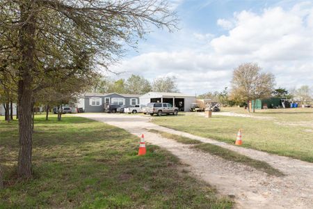 New construction Manufactured Home house 815 Track Rd, Dale, TX 78616 - photo 0