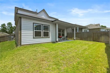 New construction Single-Family house 39 Valiant Ridge Trl, Magnolia, TX 77354 - image