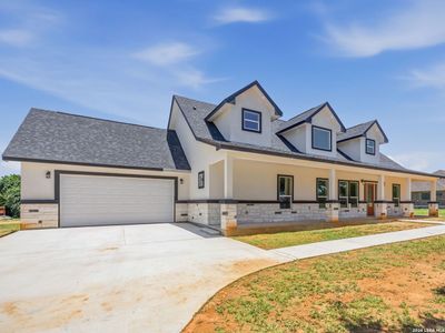 New construction Single-Family house 117 W Short Meadow Dr, Lytle, TX 78052 - image