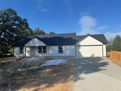 New construction Single-Family house 1016 Bradshaw Ct, Springtown, TX 76082 - image 3