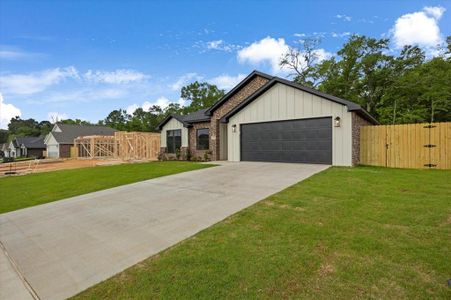 New construction Single-Family house 16226 Crossing Cir, Lindale, TX 75771 - image