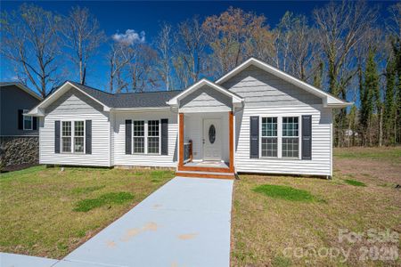 New construction Single-Family house 660 W 9Th St, Newton, NC 28658 - image
