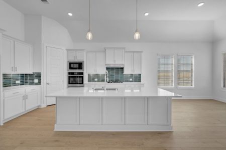 New construction Single-Family house 9912 Cavelier Canyon Ct, Montgomery, TX 77316 plan 16598 Gaines Glen Lane - image 9