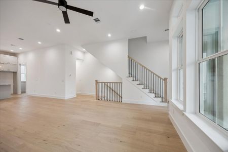 New construction Single-Family house 3707 Somerset York Ln, Houston, TX 77055 - image 17