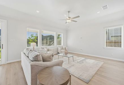 New construction Single-Family house 16159 Sheridan River Trl, Conroe, TX 77302 plan 4509 Elevation B - image 5