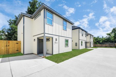 New construction Single-Family house 7312 Wileyvale Dr, Unit C, Houston, TX 77016 - image 3