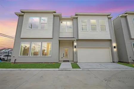 New construction Single-Family house 8907 Knoll Branch Drive, Houston, TX 77080 - photo 0