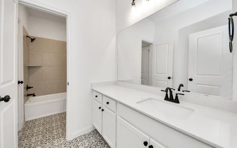 New construction Single-Family house 7314 Prairie Lakeshore Ln, Katy, TX 77493 plan Montclaire - image 5