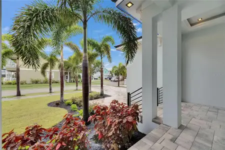New construction Single-Family house 6528 Simone Shores Cir, Apollo Beach, FL 33572 - image 3