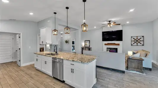 New construction Single-Family house 5150 Villa Crest Wy, Auburndale, FL 33823 - image 15